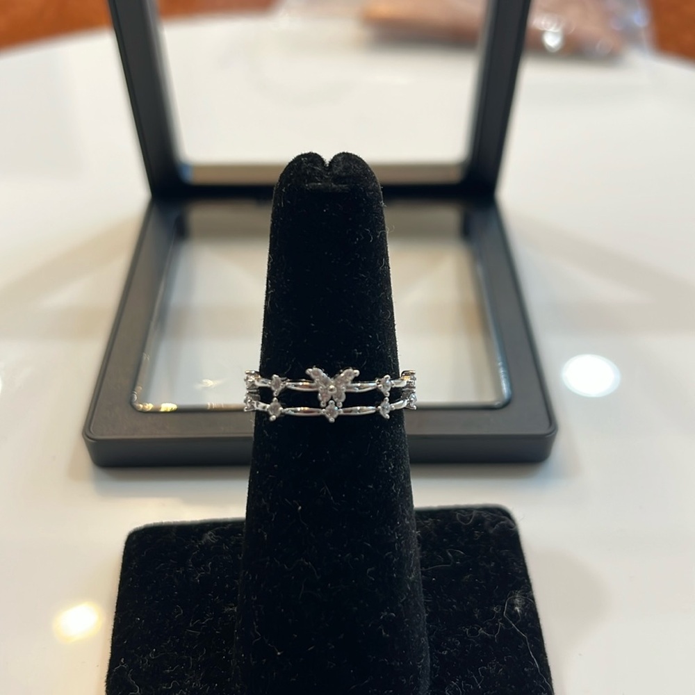 TEWIKY ADJUSTABLE RING/TOE RING SILVER BRAND NEW CRYSTAL CZ